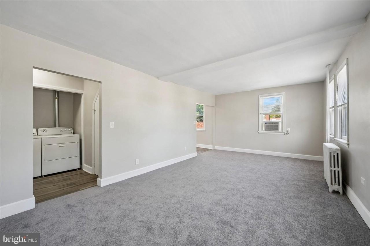301 N Governor Printz Blvd - Photo 4 of 15