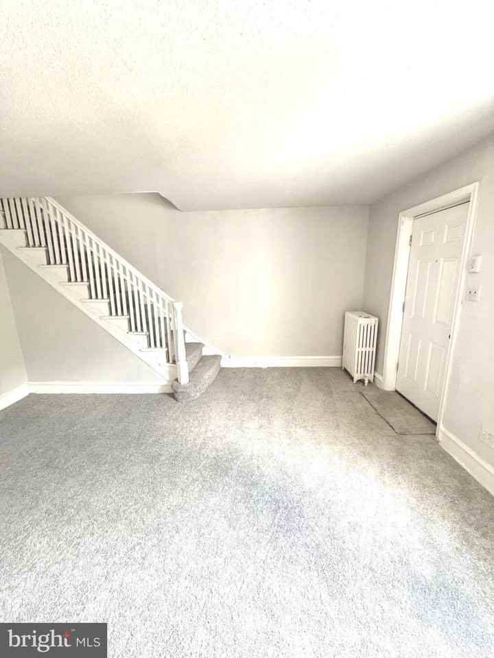 119 Whitely Ter - Photo 4 of 19
