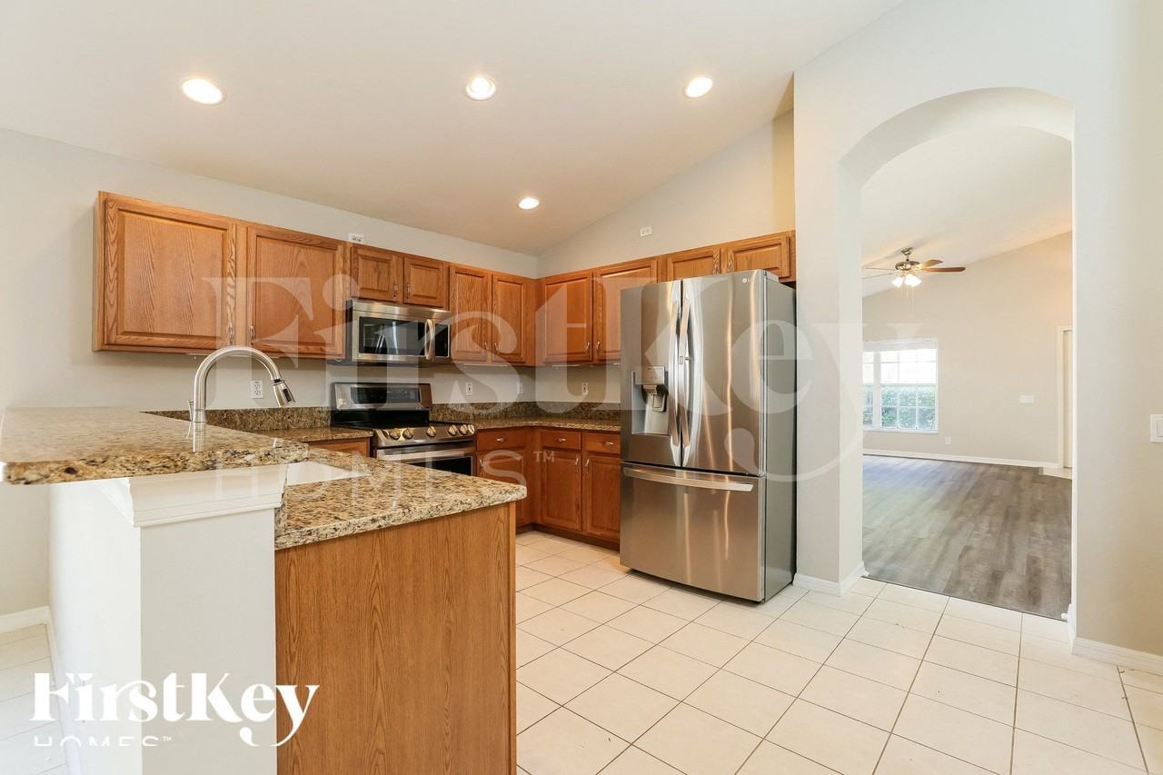 12836 Havenridge Cir - Photo 4 of 15