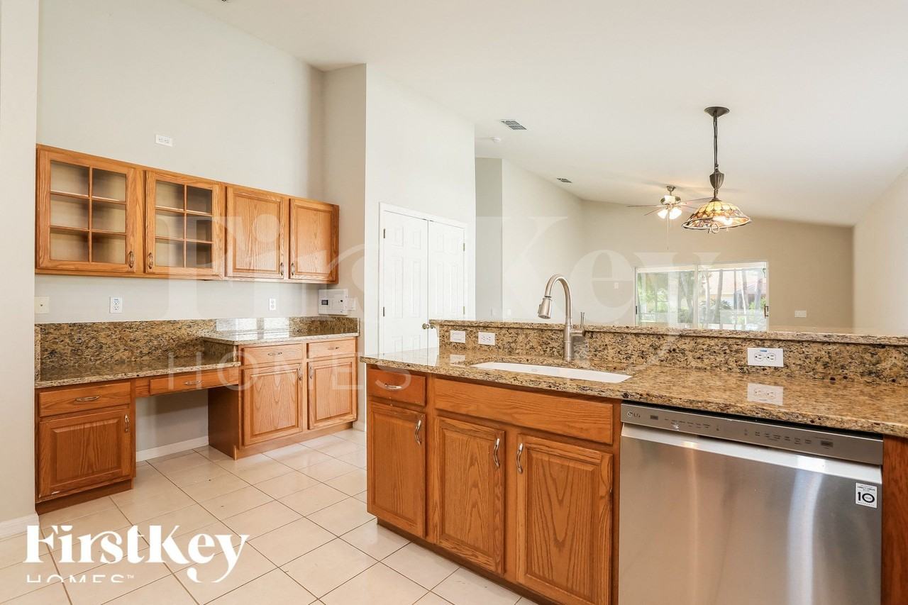 12836 Havenridge Cir - Photo 5 of 15