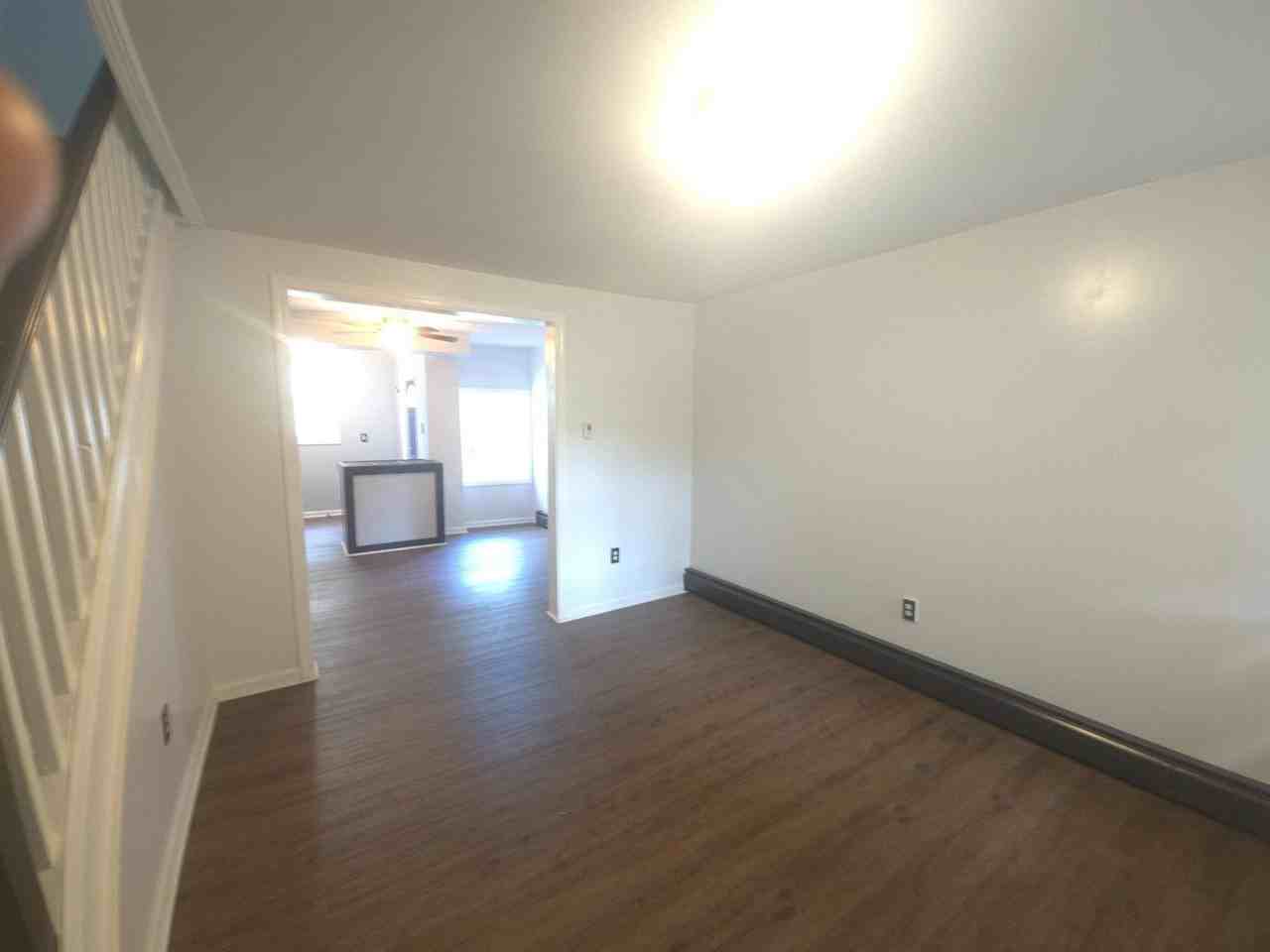 428 Croyden Rd - Photo 5 of 13