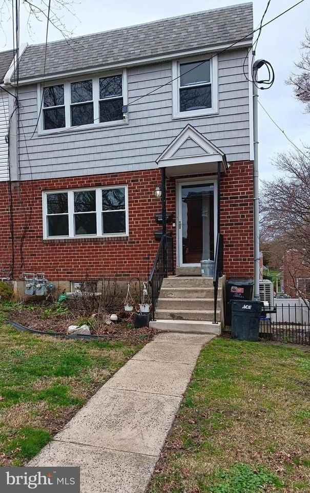 115 Saint Charles St - Photo 2 of 31