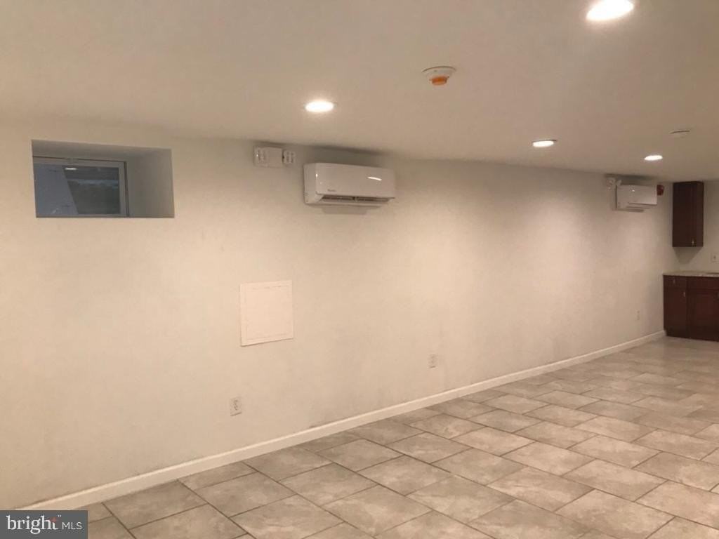 5923 N Broad St - Photo 3 of 17