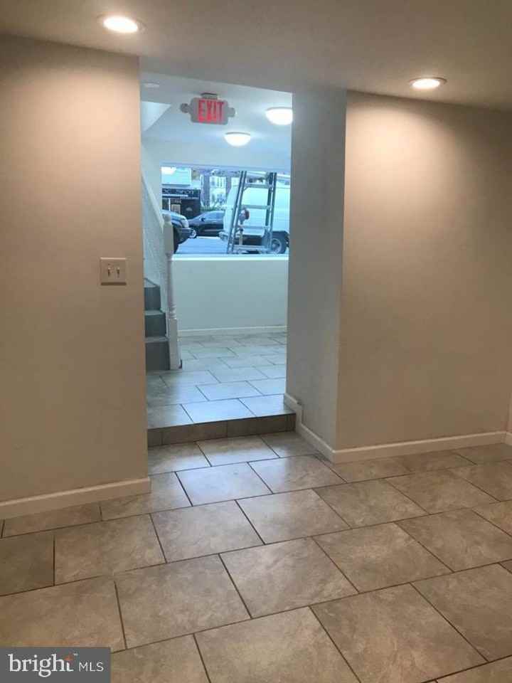 5923 N Broad St - Photo 6 of 17