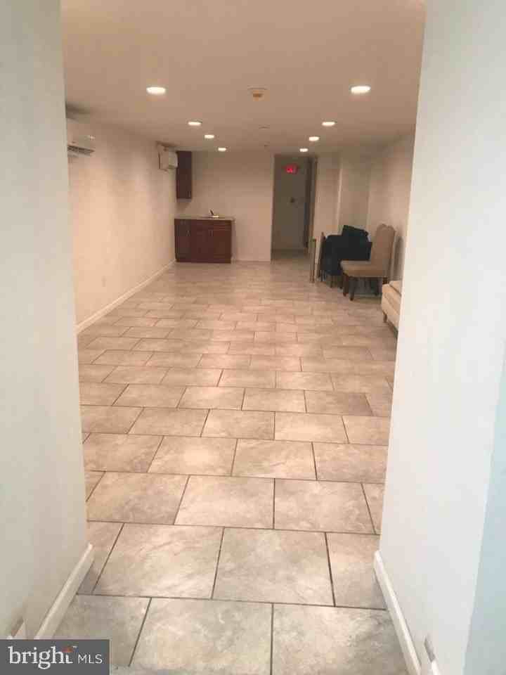 5923 N Broad St - Photo 7 of 17