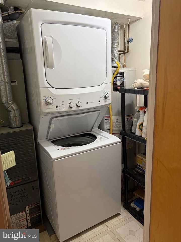 325 S Juniper St - Photo 7 of 10