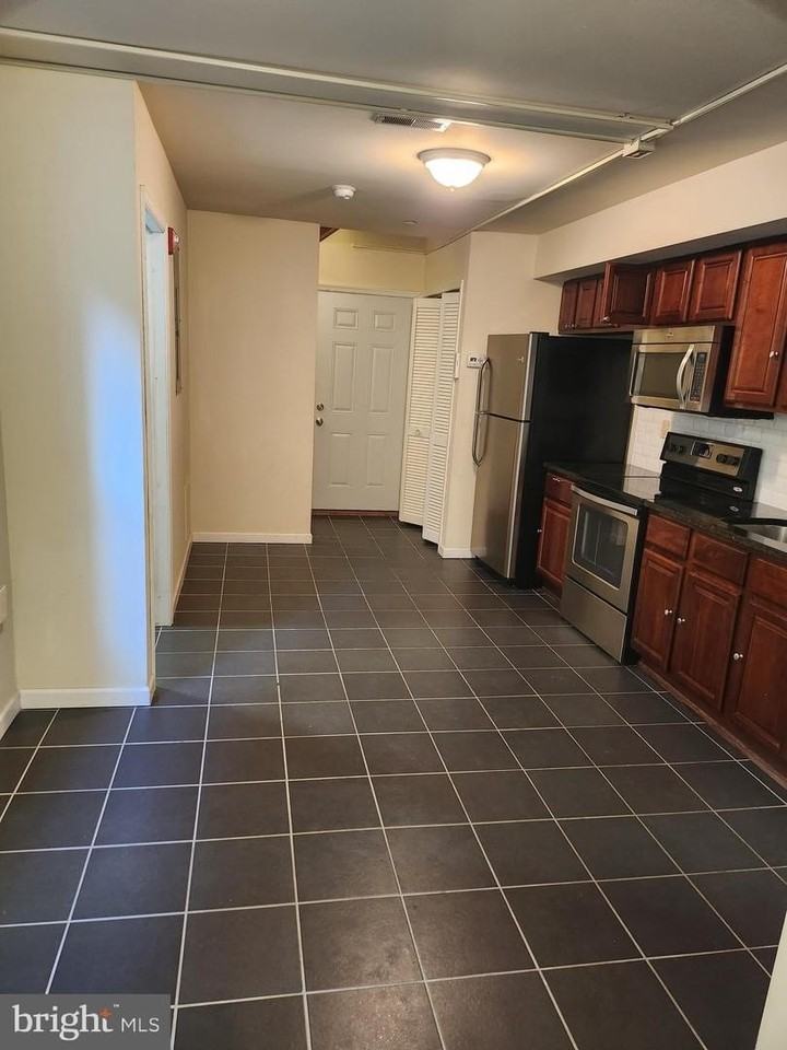 230 Arch St - Photo 2 of 10