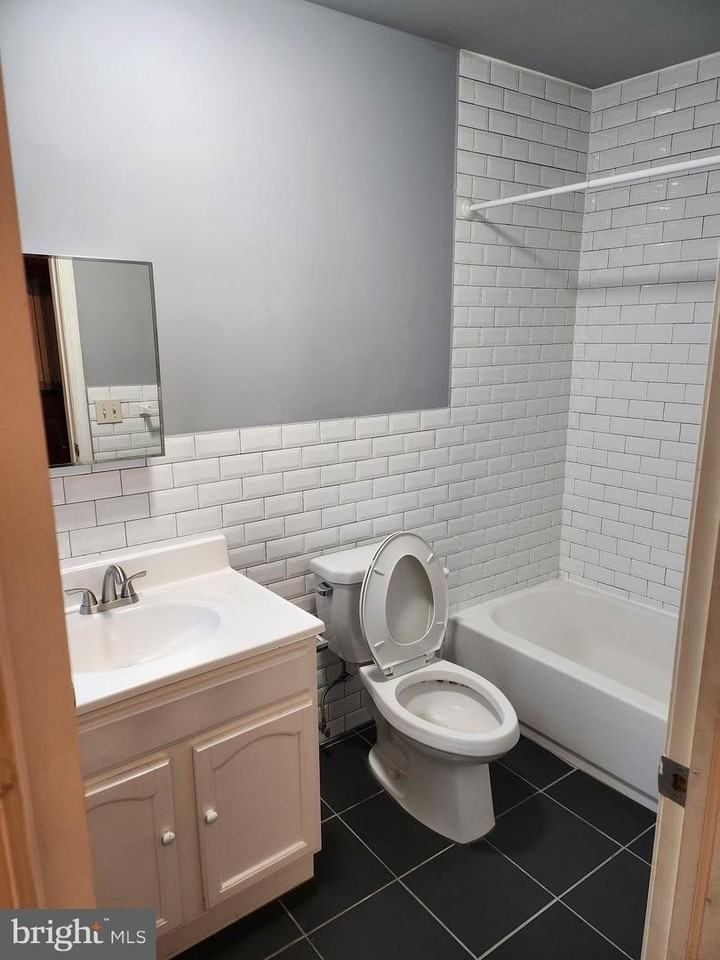 230 Arch St - Photo 5 of 10
