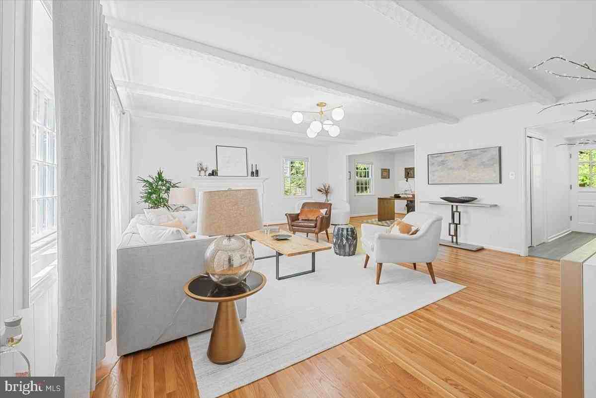 4025 N River St - Photo 4 of 46