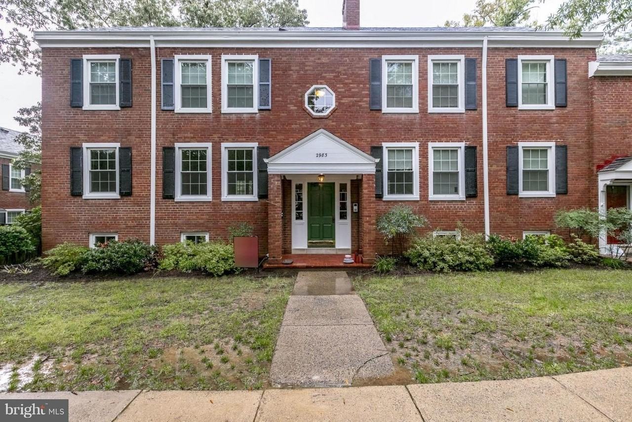2983 S Columbus St - Photo 3 of 32
