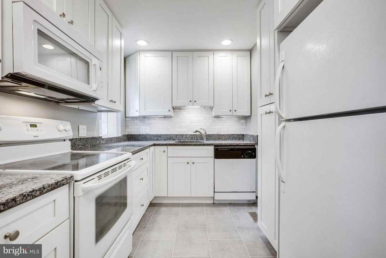 2983 S Columbus St - Photo 4 of 32