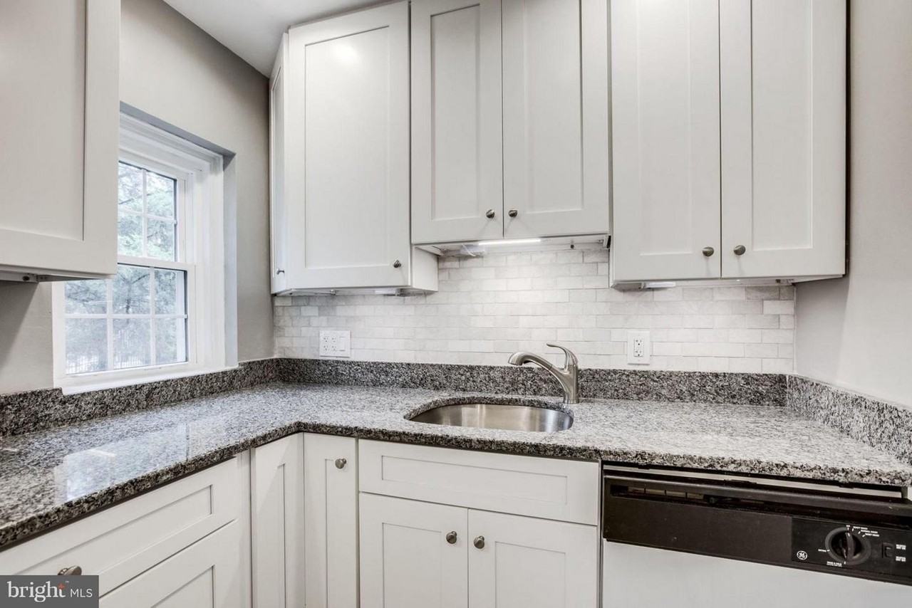 2983 S Columbus St - Photo 7 of 32
