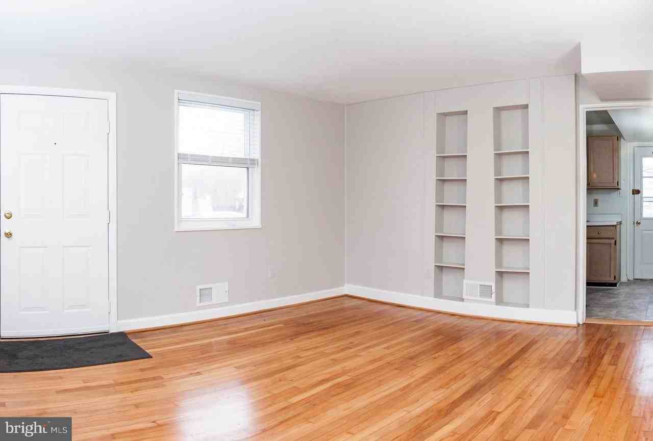 5627 8th St S - Photo 7 of 45