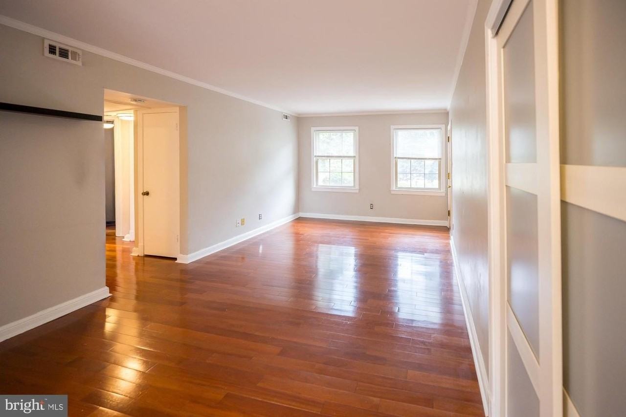 2805 Arlington Blvd - Photo 3 of 21