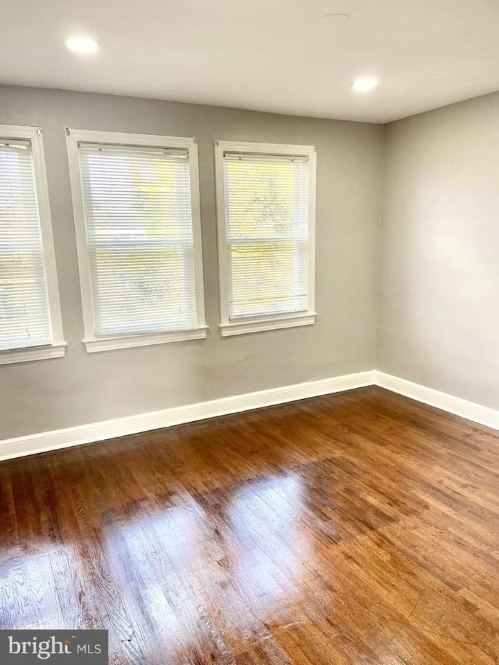 565 E Nelson Ave - Photo 6 of 34