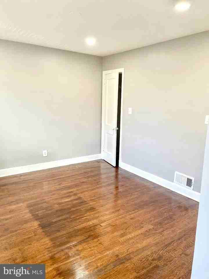 565 E Nelson Ave - Photo 7 of 34