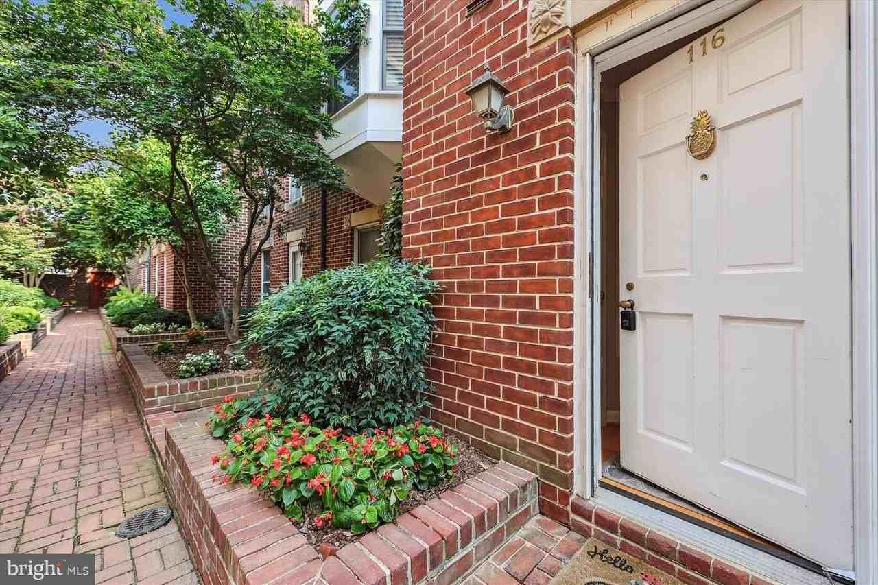 116 N Union St - Photo 2 of 47