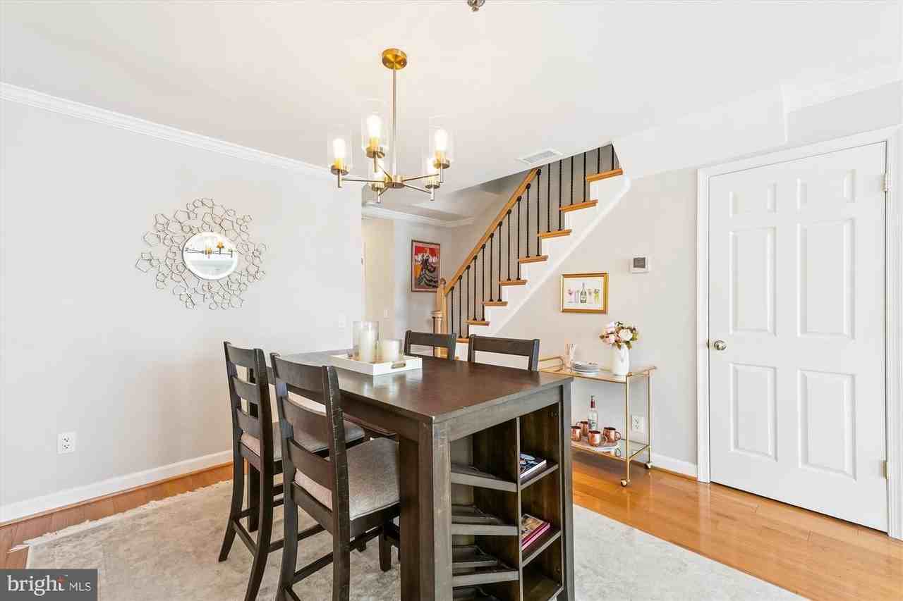 116 N Union St - Photo 4 of 47