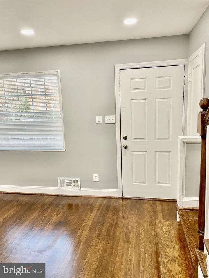 727 S Fayette St - Photo 2 of 27