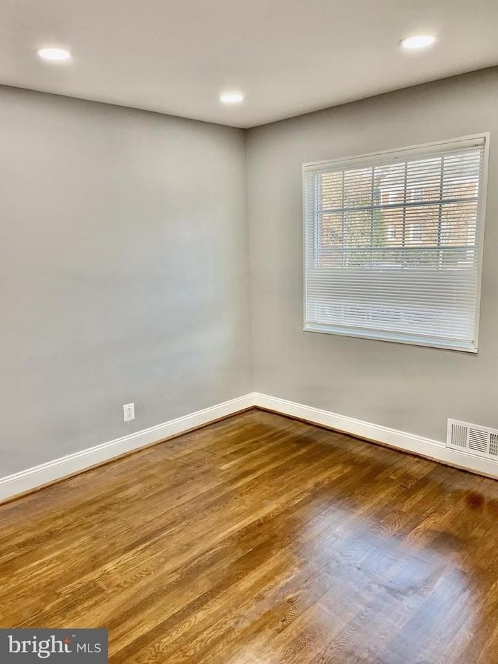 727 S Fayette St - Photo 3 of 27