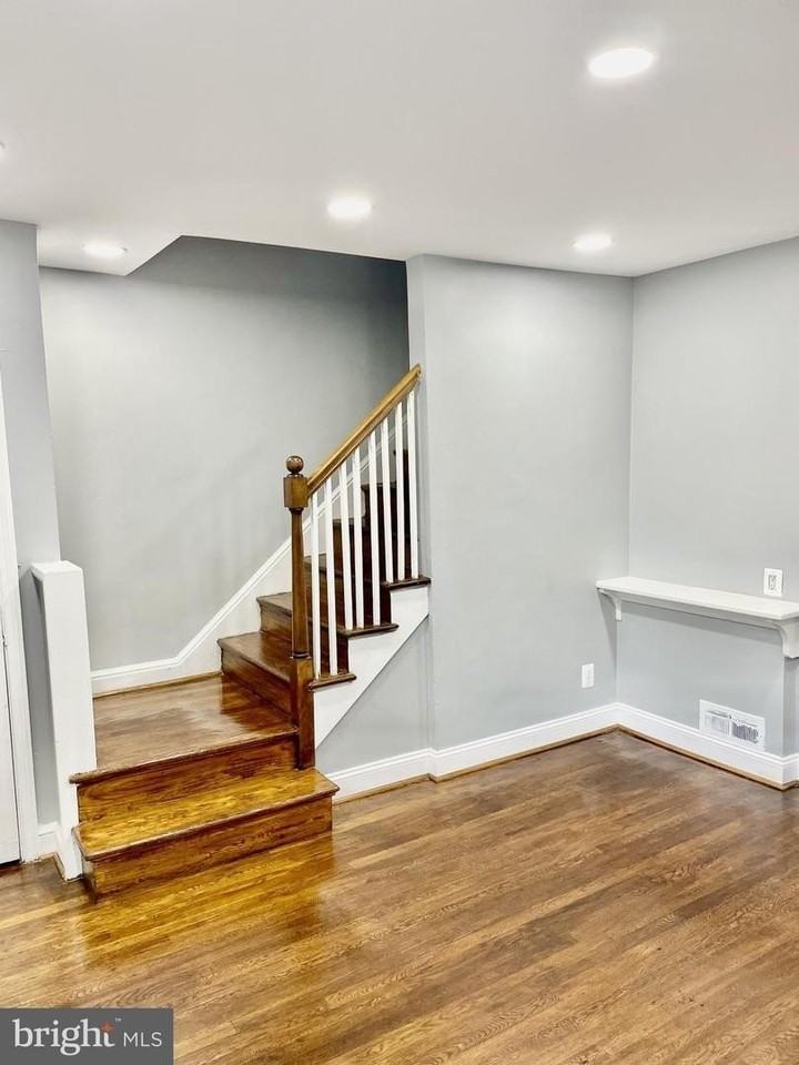 727 S Fayette St - Photo 4 of 27