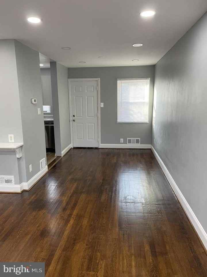727 S Fayette St - Photo 5 of 27