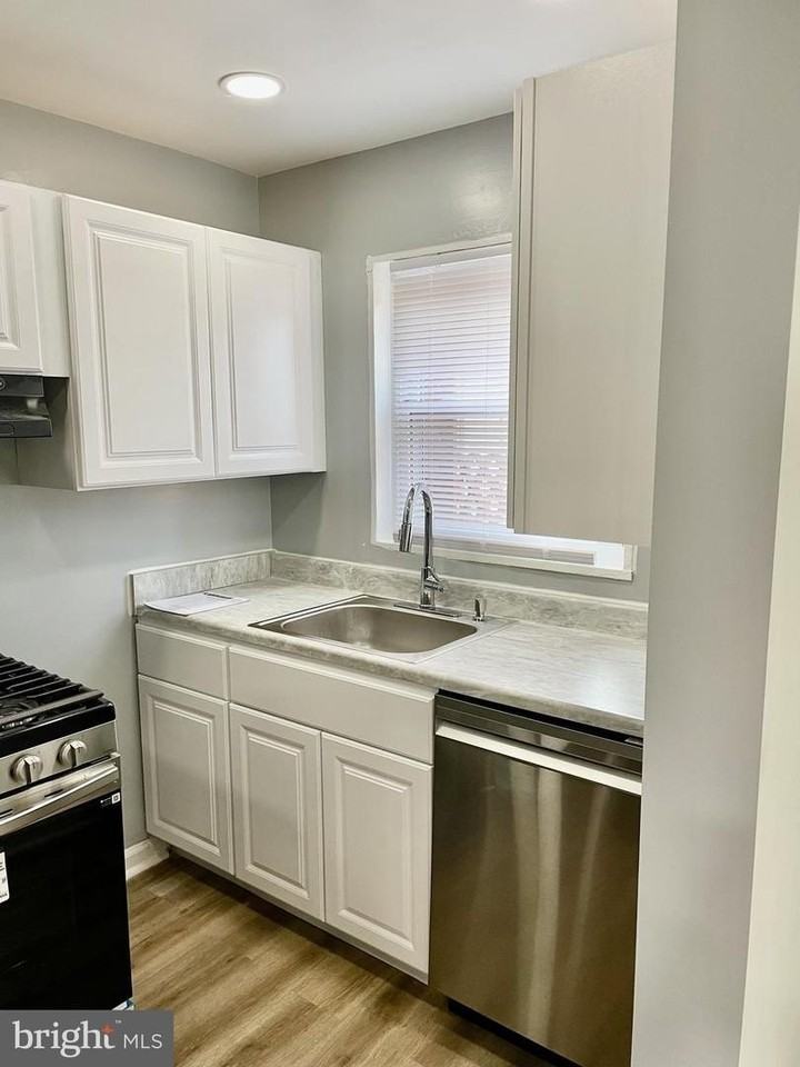 727 S Fayette St - Photo 6 of 27
