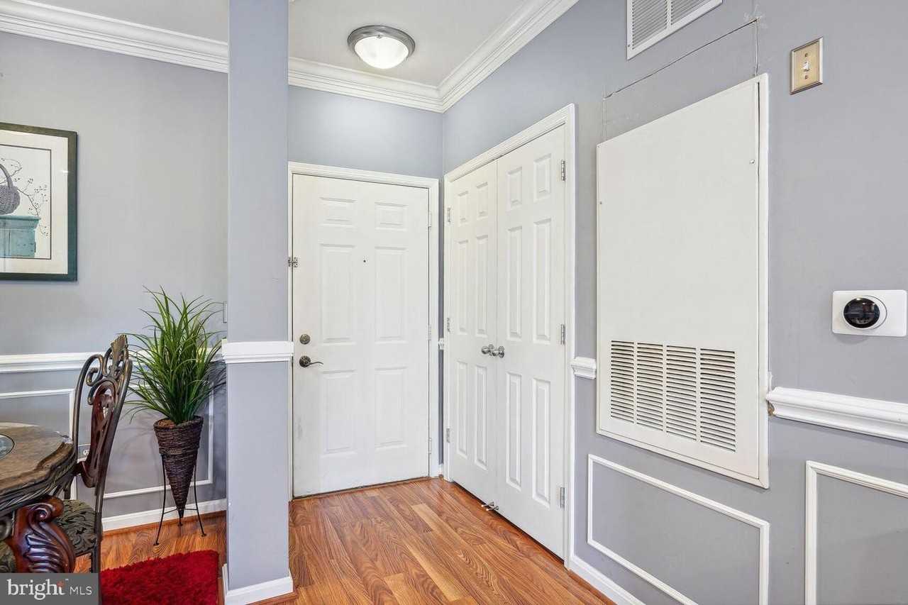 4850 Eisenhower Ave - Photo 4 of 39