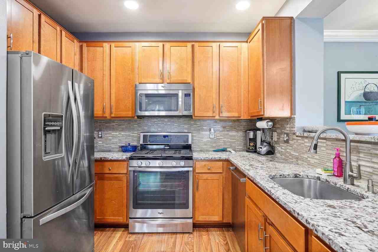 4850 Eisenhower Ave - Photo 7 of 39