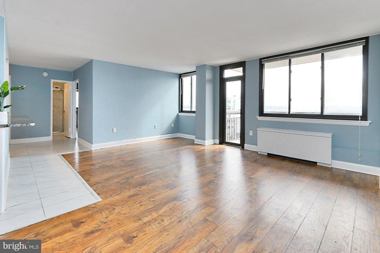 801 N Pitt St - Photo 7 of 40