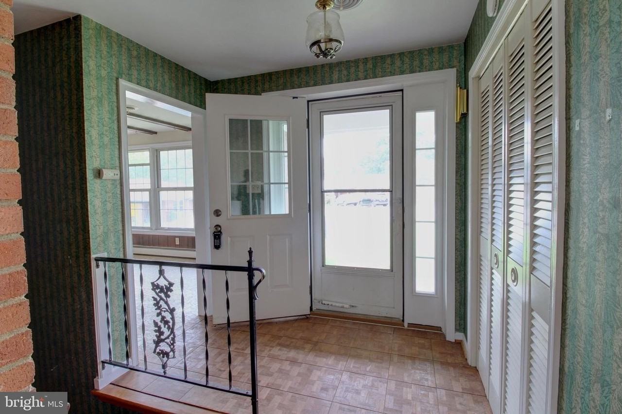 113 Thornton Ct - Photo 4 of 38
