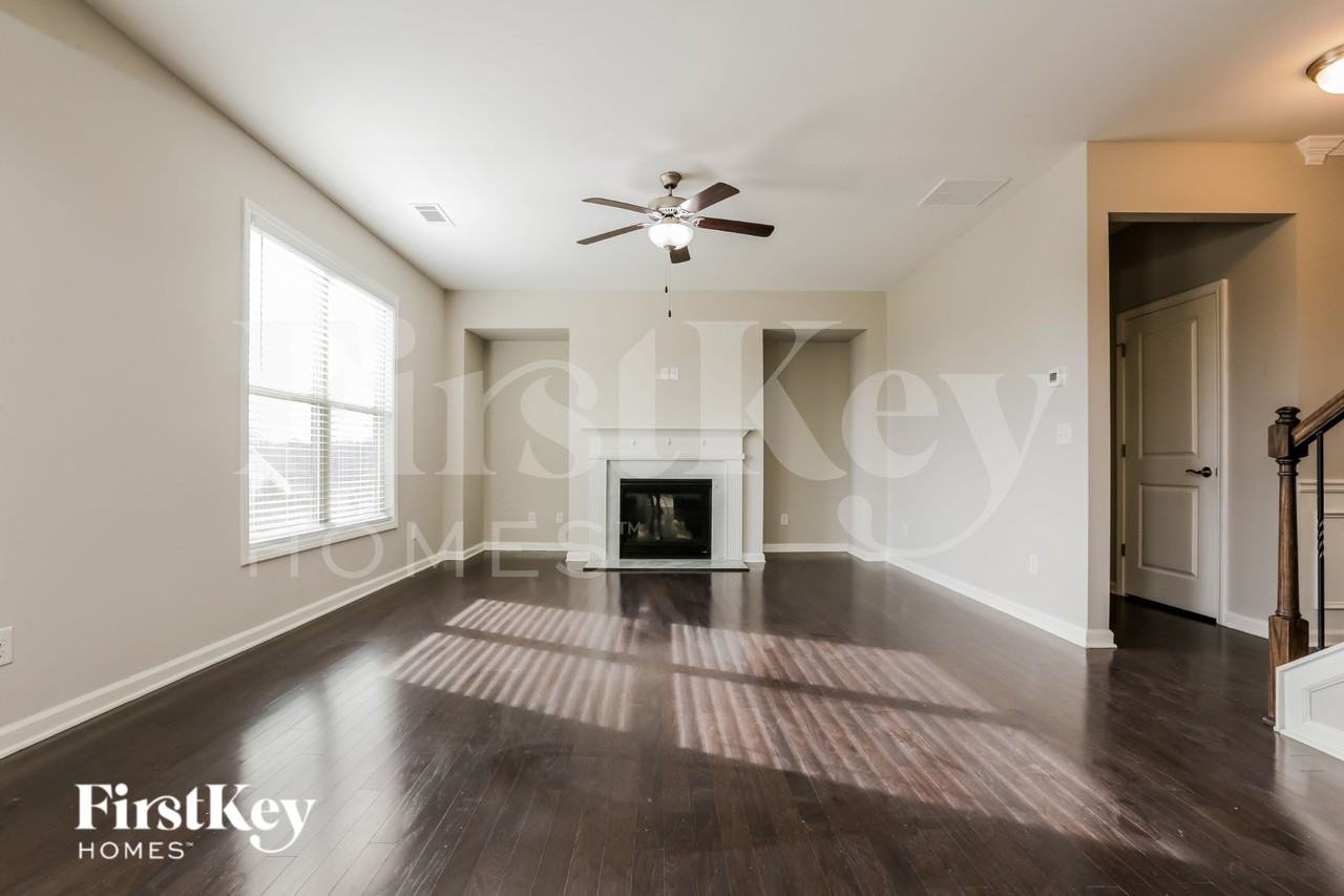 4895 Frontier Dr - Photo 3 of 15