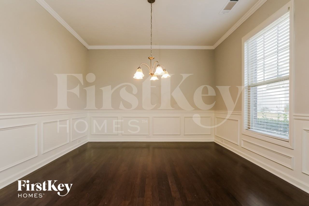 4895 Frontier Dr - Photo 4 of 15