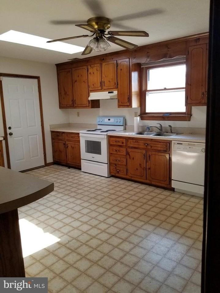 90 Parrish Ln - Photo 6 of 16