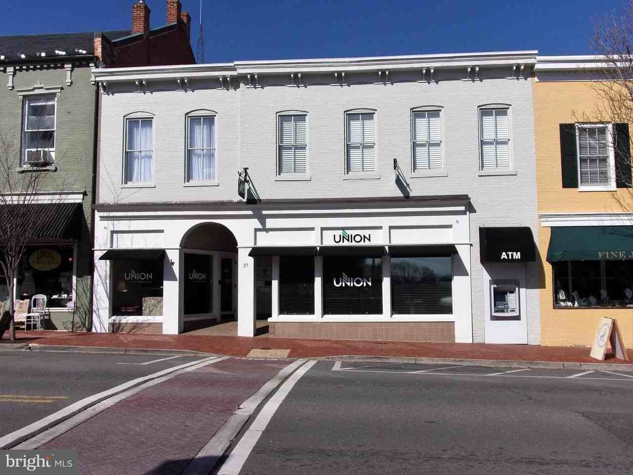 37 Main St