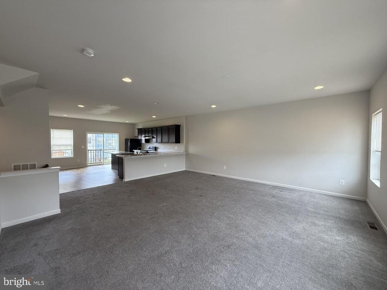 240 Parkland Dr - Photo 6 of 31