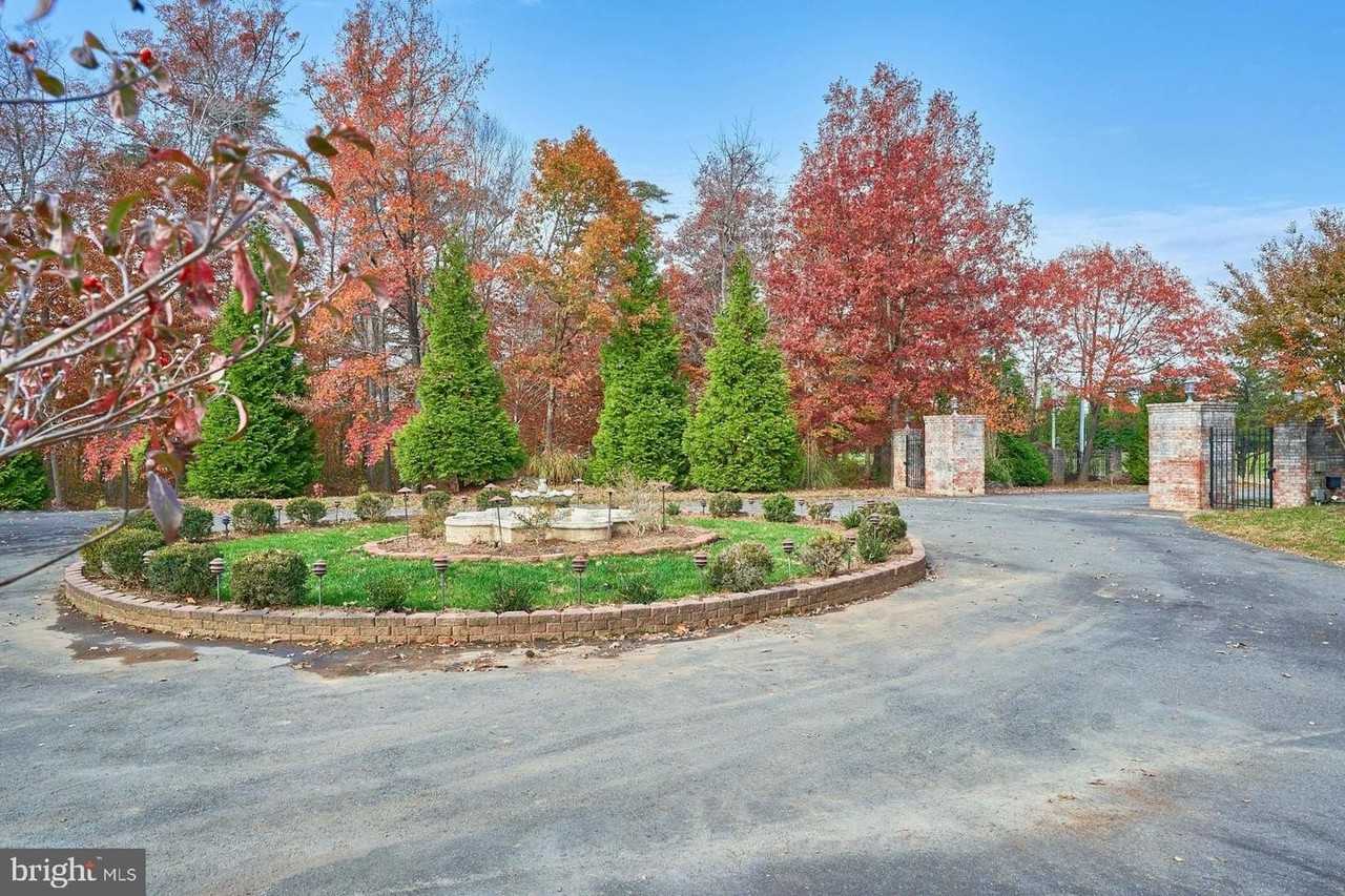 12815 Braddock Rd - Photo 3 of 21