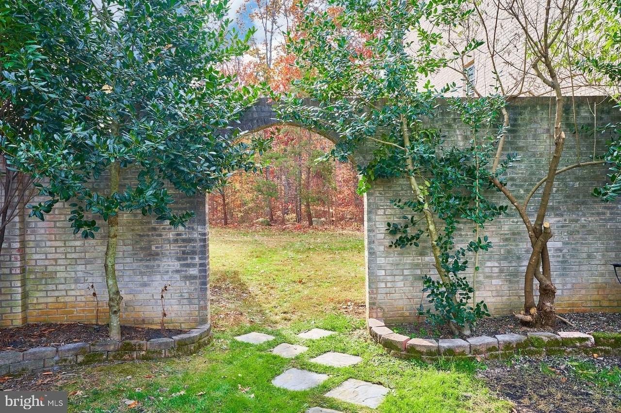 12815 Braddock Rd - Photo 4 of 21