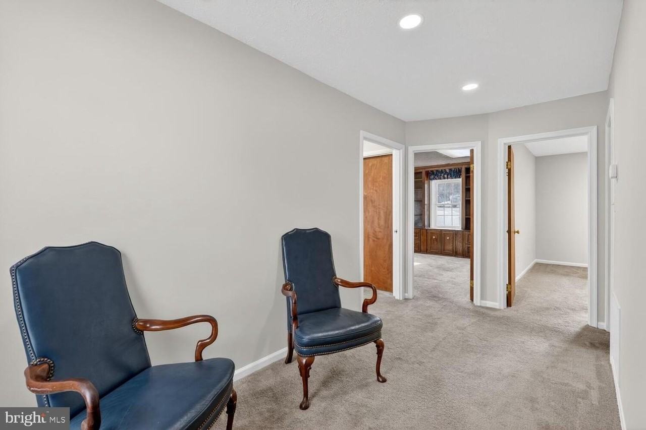 1311 Vincent Pl - Photo 5 of 14