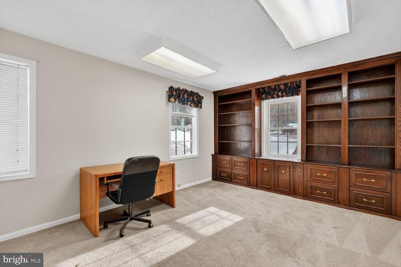 1311 Vincent Pl - Photo 7 of 14