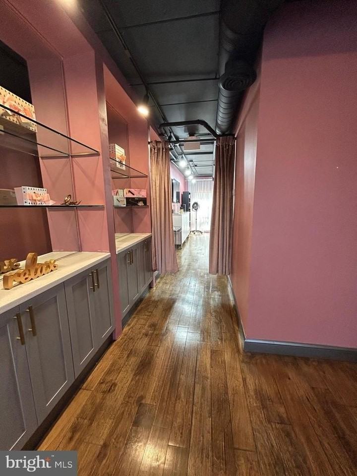 6722 Curran St - Photo 5 of 24