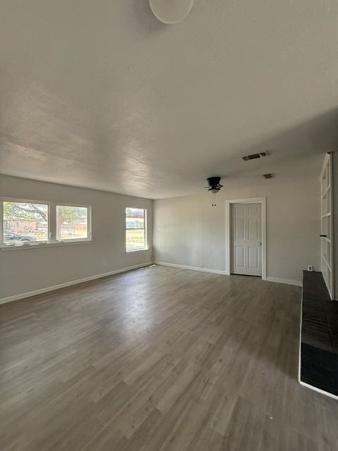 5514 43rd St #1 - Photo 4 of 18