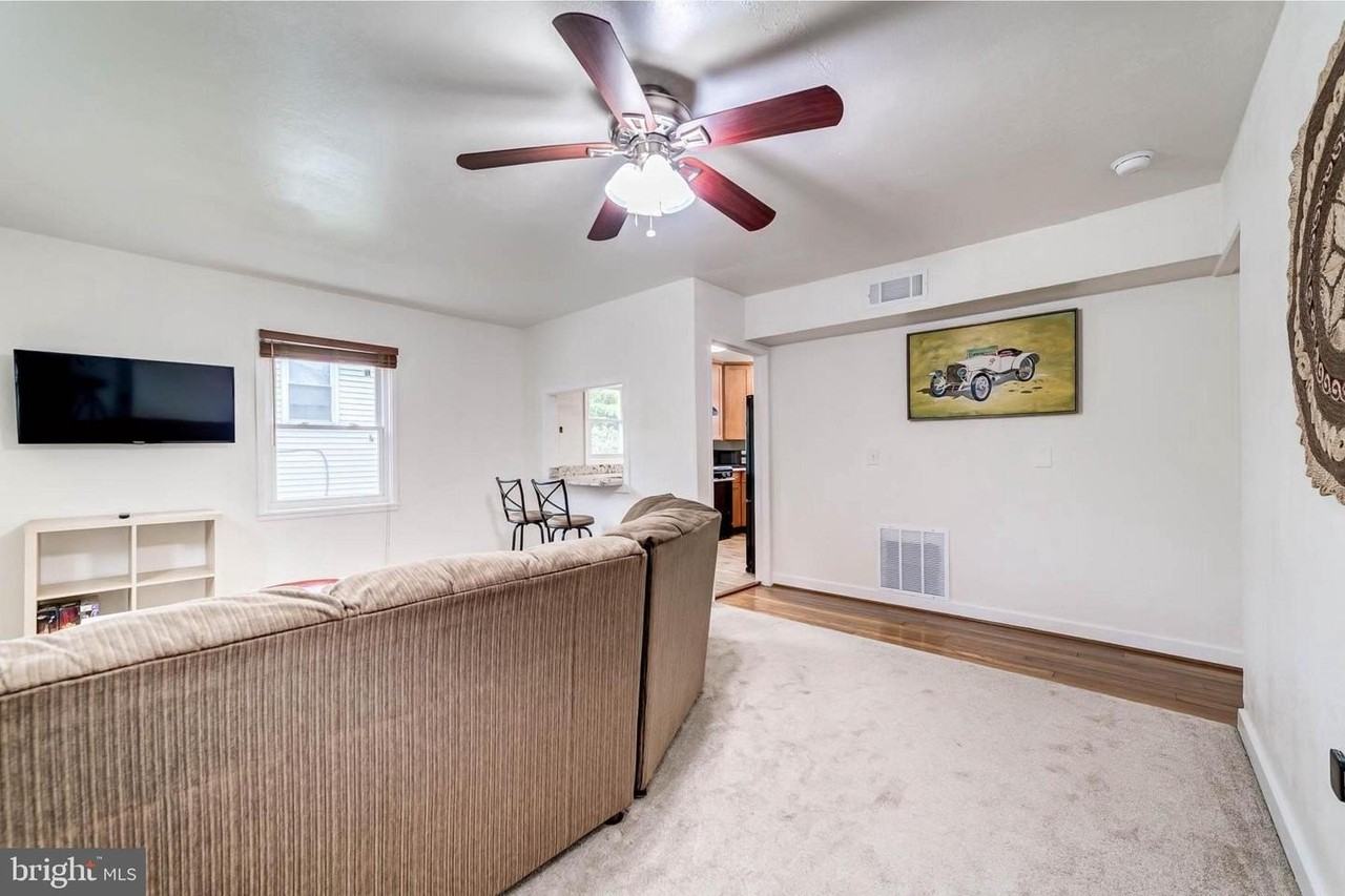 2425 Fort Dr - Photo 3 of 21
