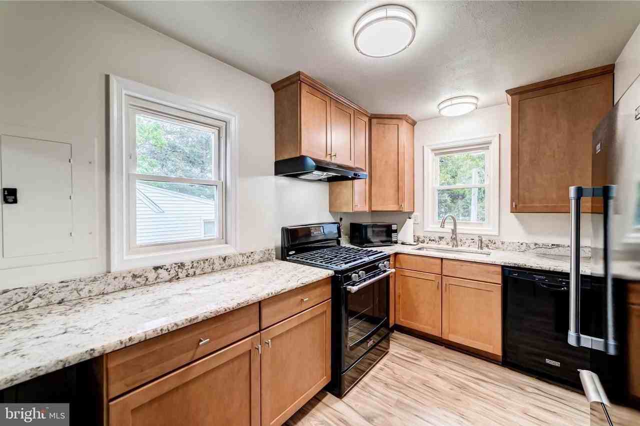 2425 Fort Dr - Photo 7 of 21