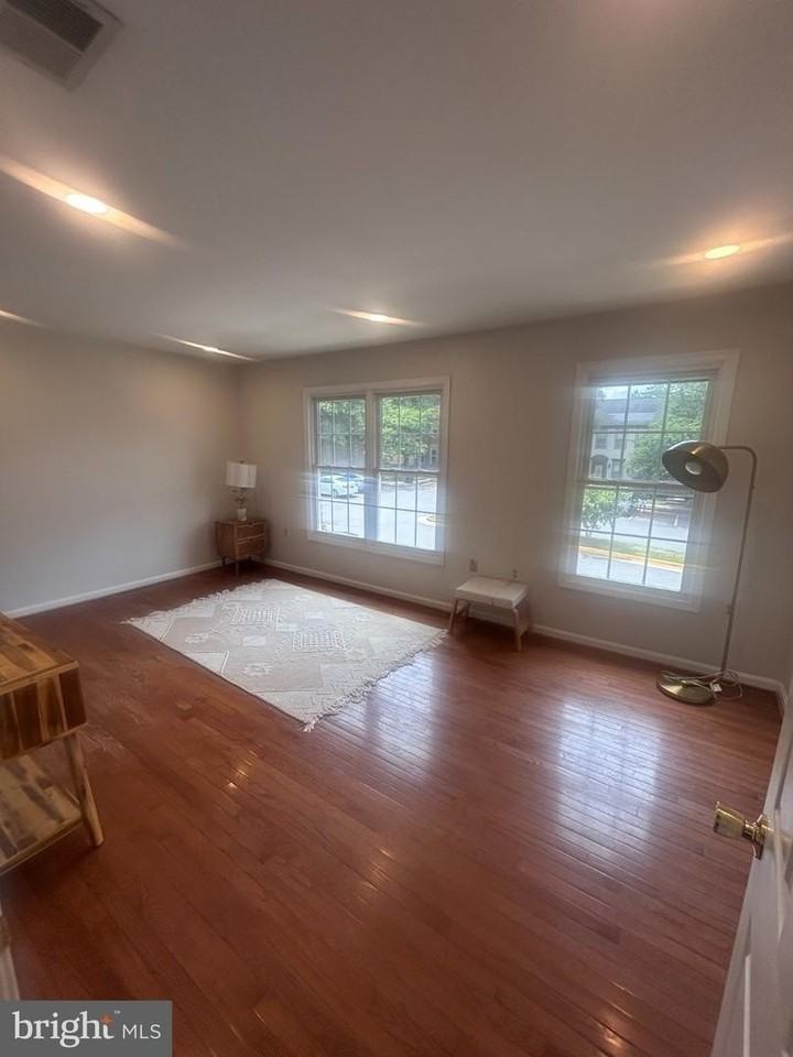 5664 Cabells Mill Ct - Photo 6 of 17