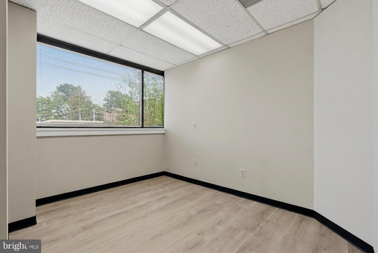 124 Park St Se - Photo 5 of 13