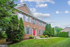featured image of 905 Royal Elm Ct