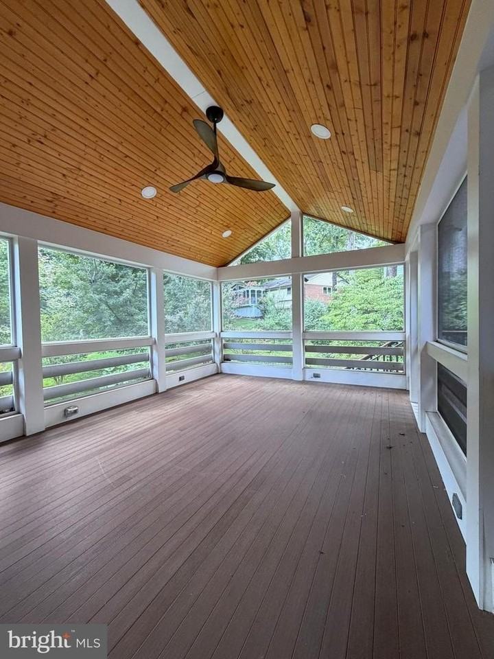 9802 Haviland Ct - Photo 7 of 20
