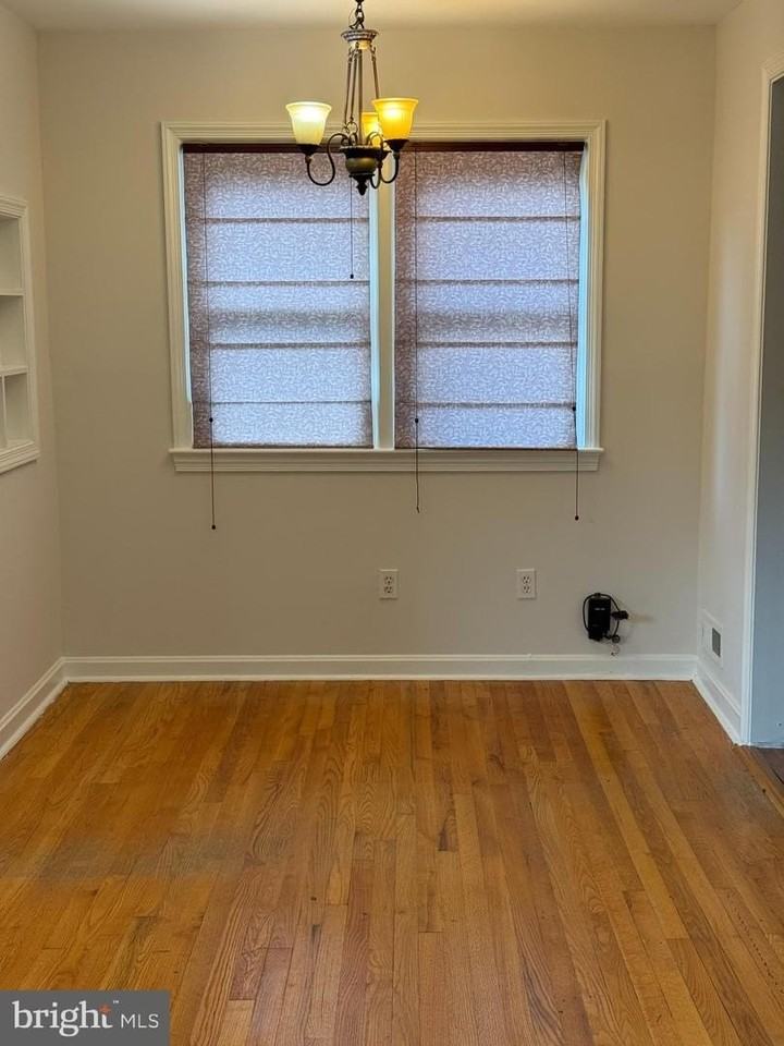 7915 Fairfax Rd - Photo 3 of 19