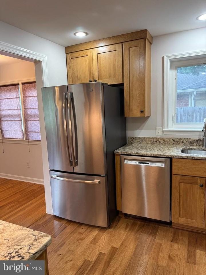 7915 Fairfax Rd - Photo 5 of 19